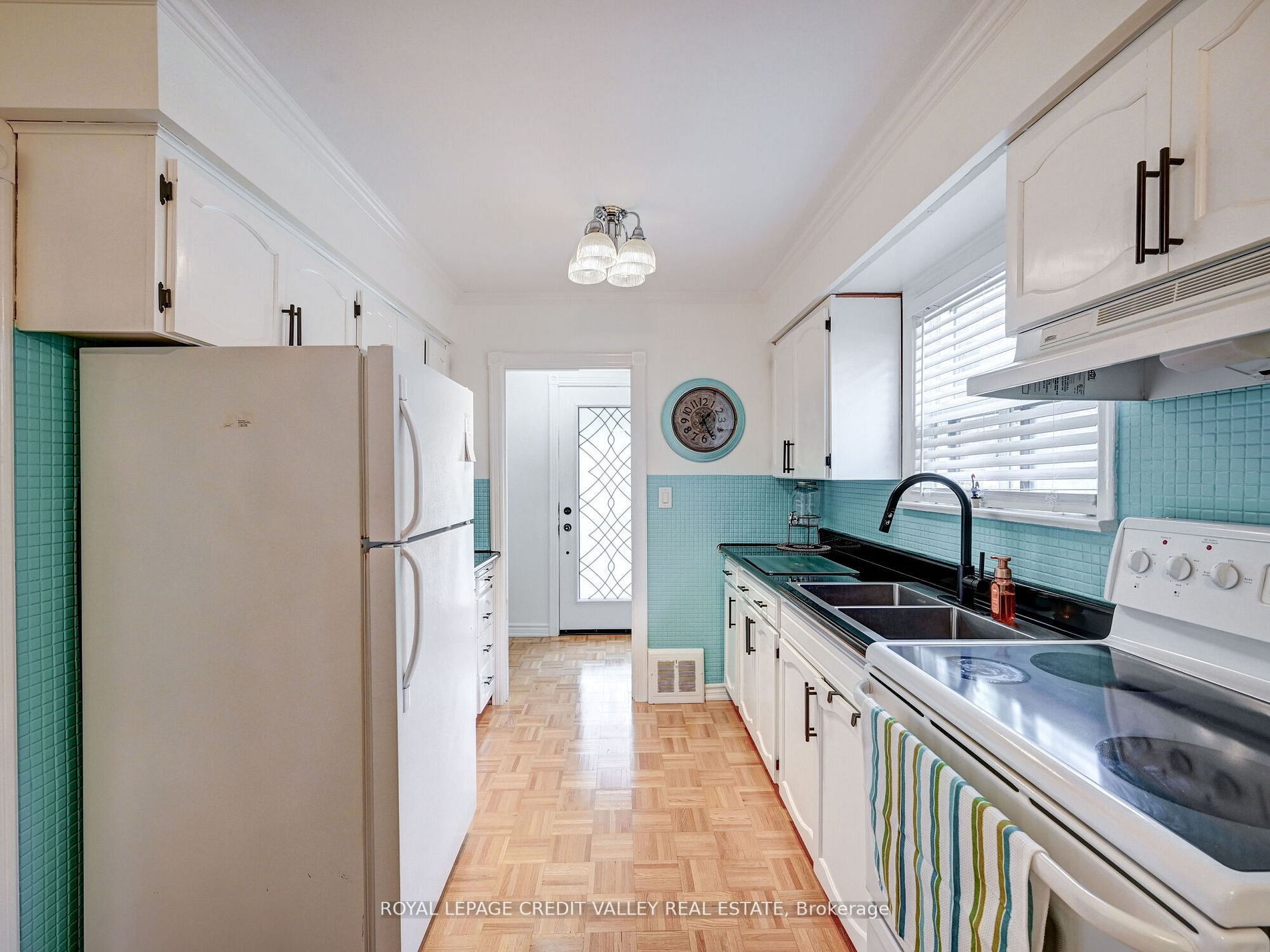 39 Eldomar Ave