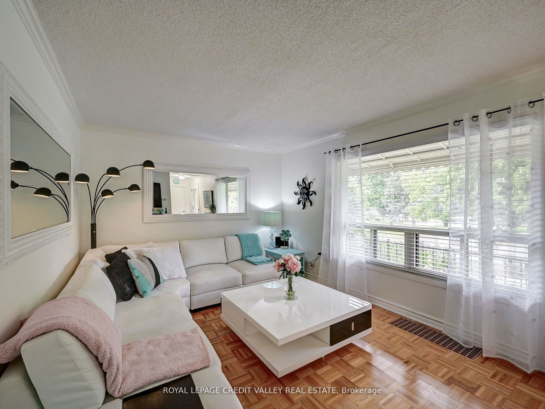 39 Eldomar Ave