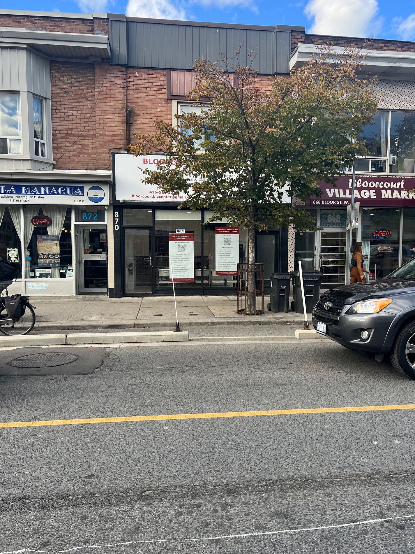 870 Bloor St W