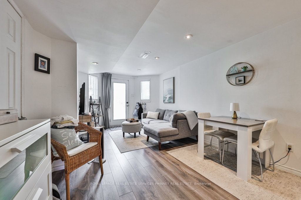 5628 Palmerston Cres