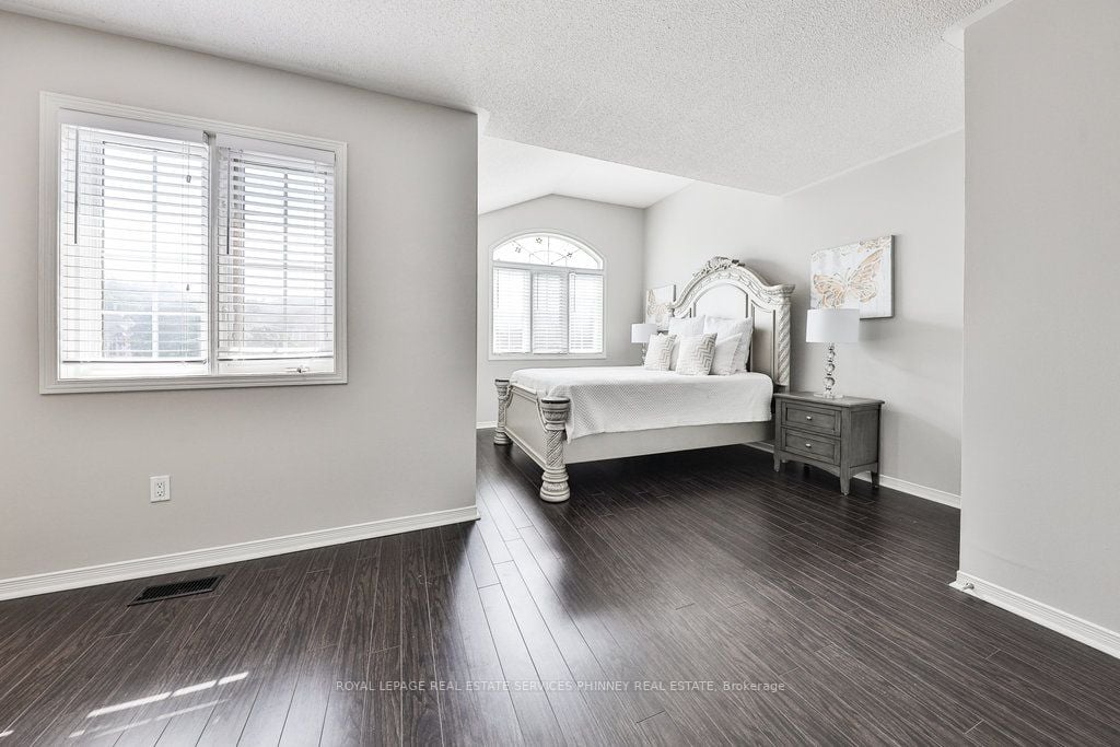 5628 Palmerston Cres