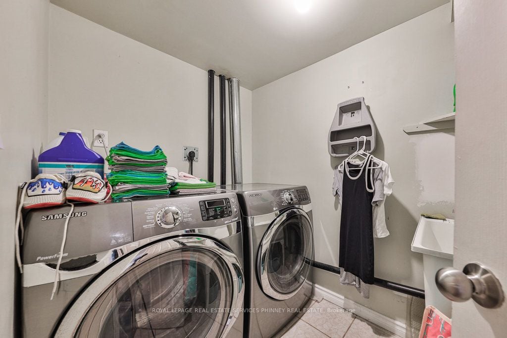 5628 Palmerston Cres