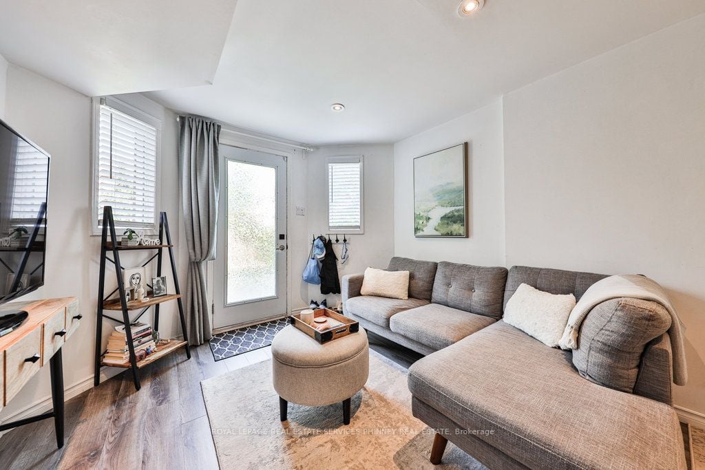 5628 Palmerston Cres