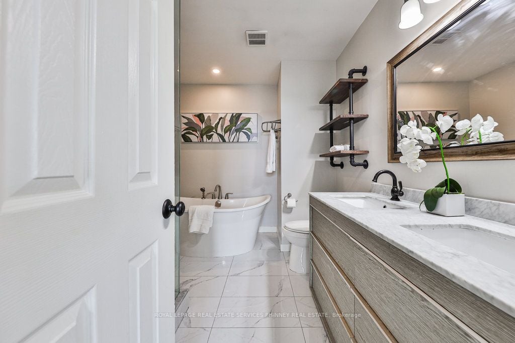 5628 Palmerston Cres