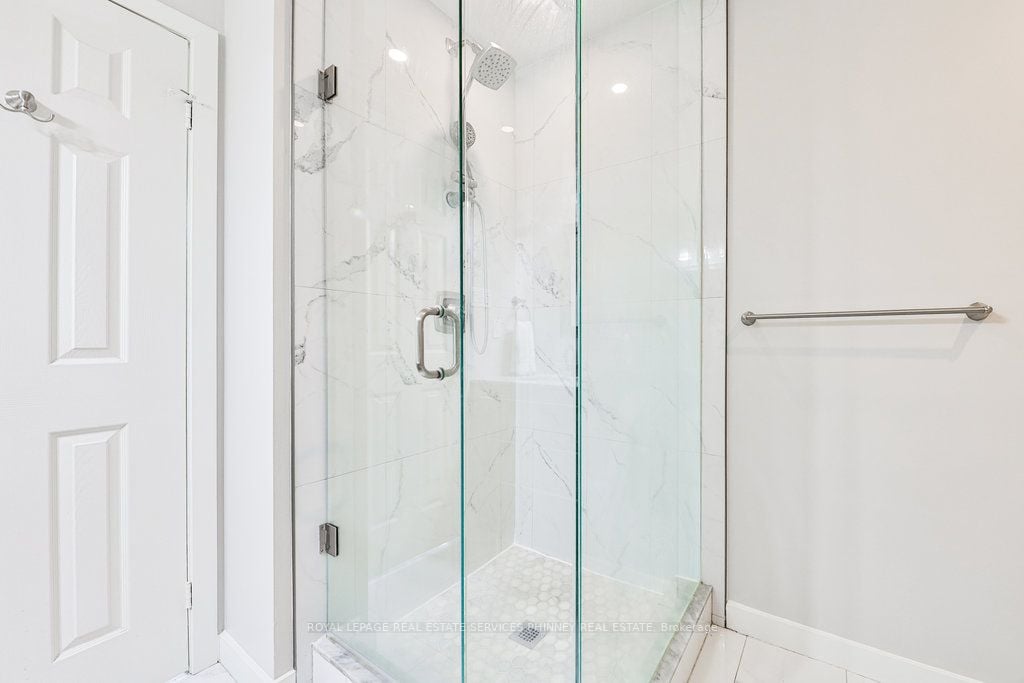 5628 Palmerston Cres