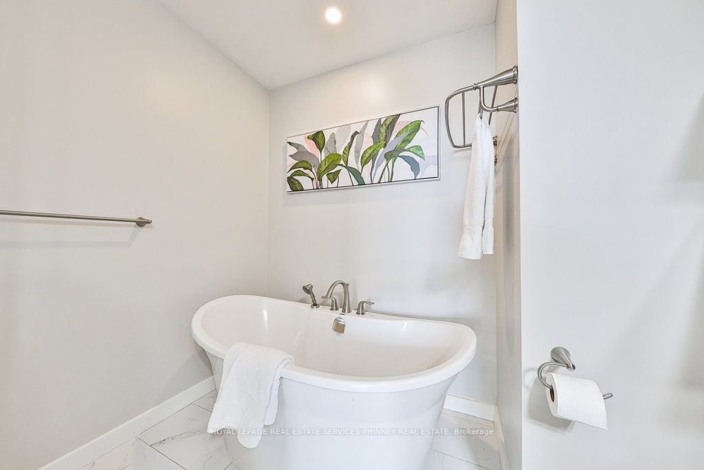 5628 Palmerston Cres