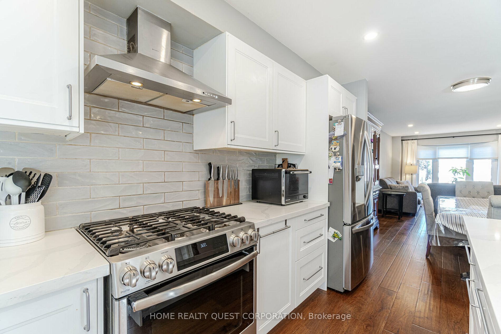 3708 Colonial Dr