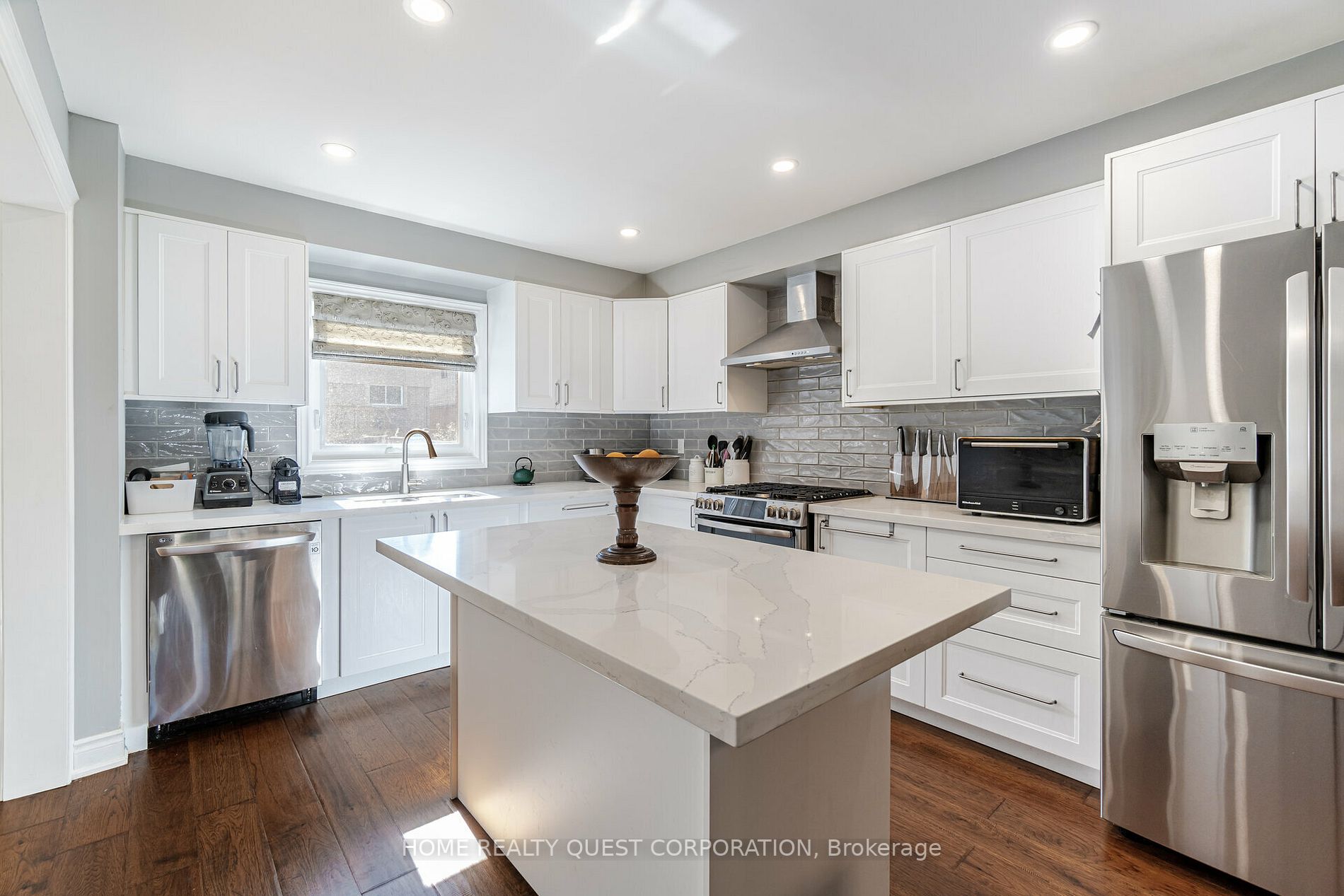 3708 Colonial Dr