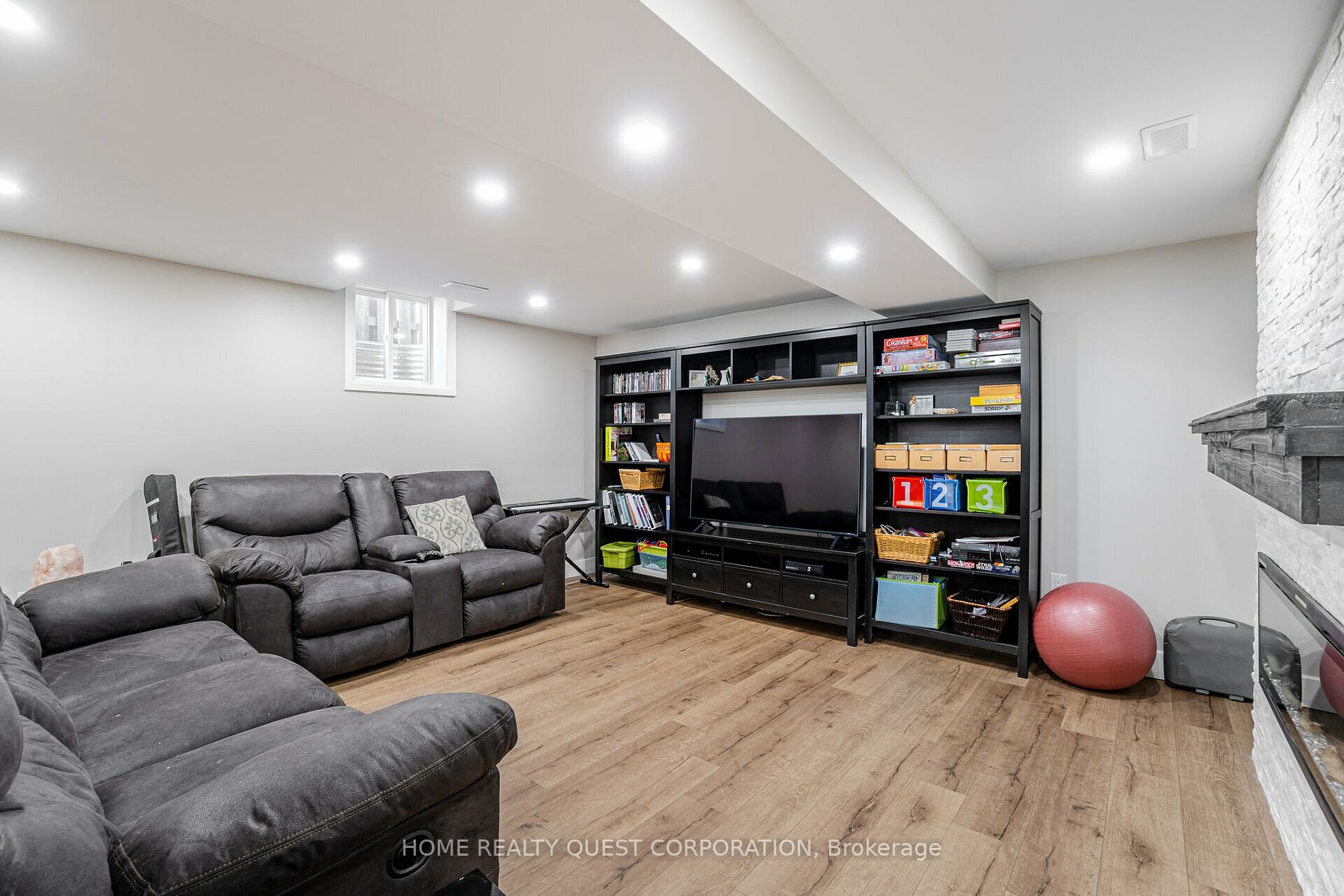 3708 Colonial Dr