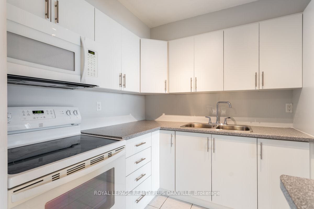 2263 Marine Drive, #1206