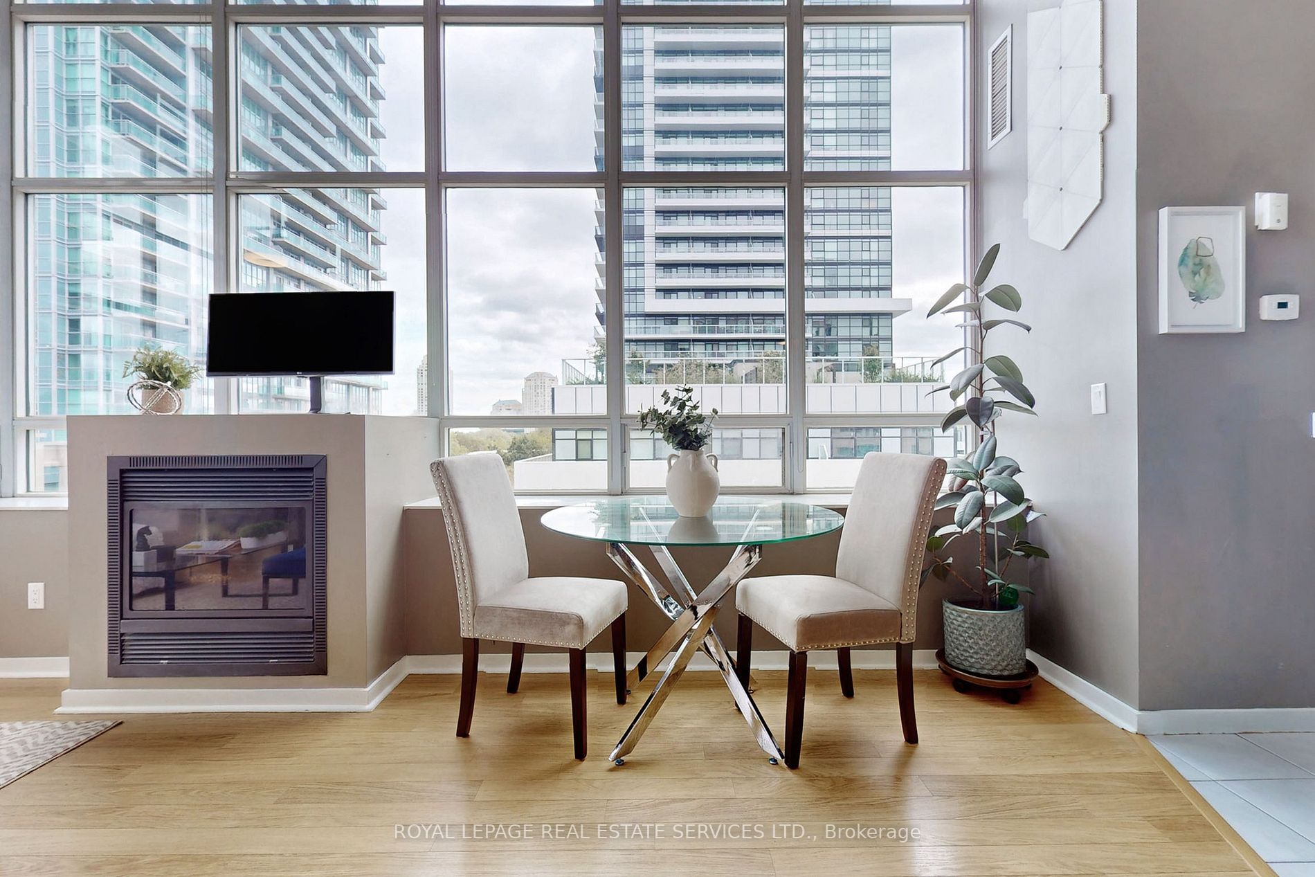 300 Manitoba Street, #309