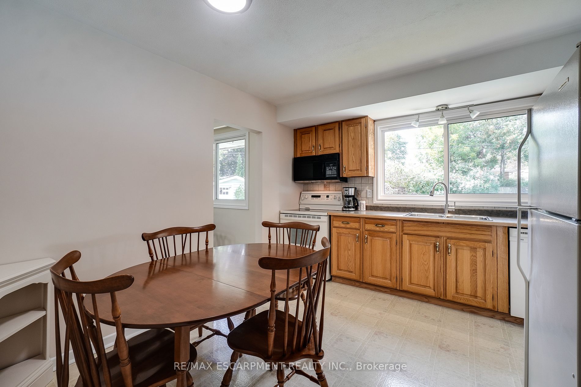 3467 Geneva Pl