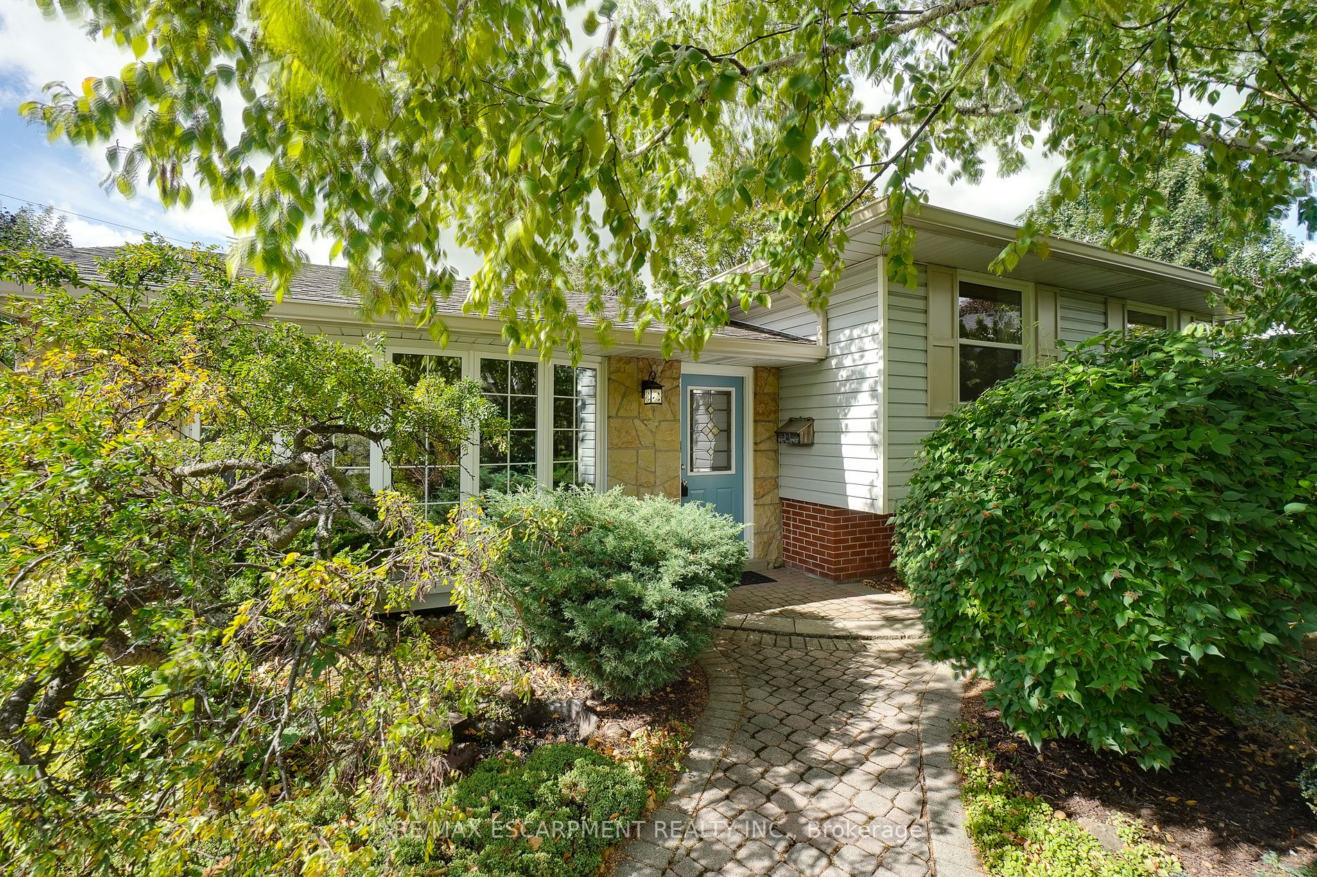 3467 Geneva Pl