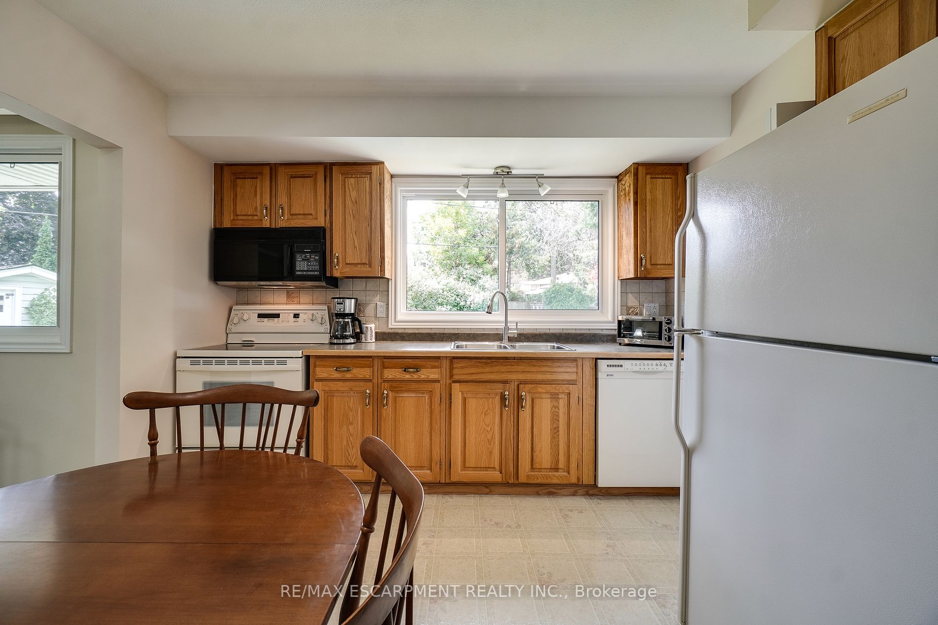 3467 Geneva Pl