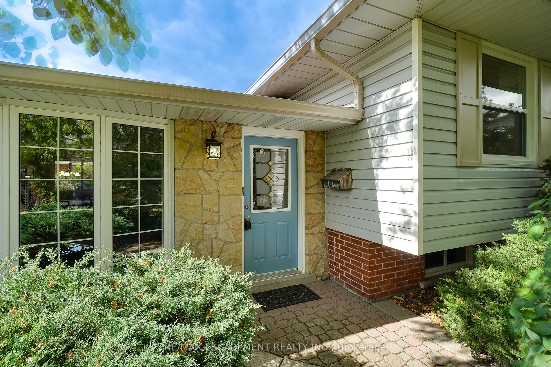 3467 Geneva Pl