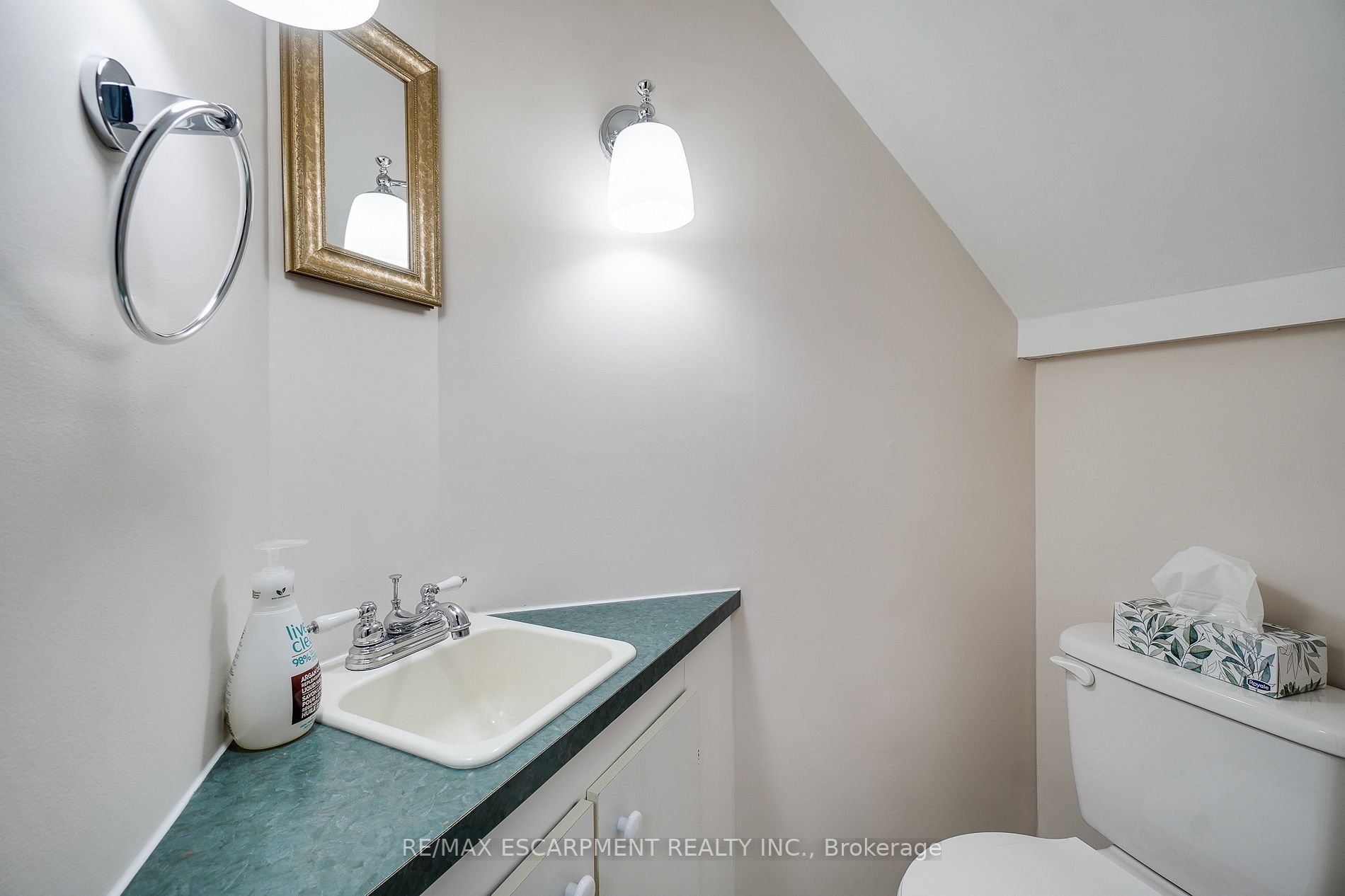 3467 Geneva Pl