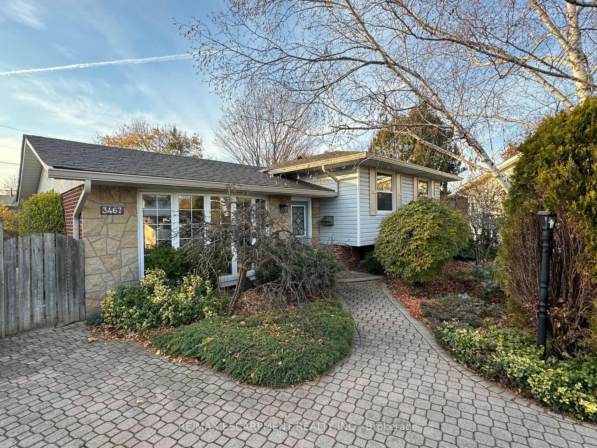 3467 Geneva Pl
