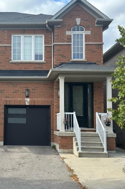 102 Crumlin Cres
