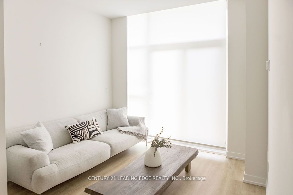 2300 St. Clair Ave W, #116