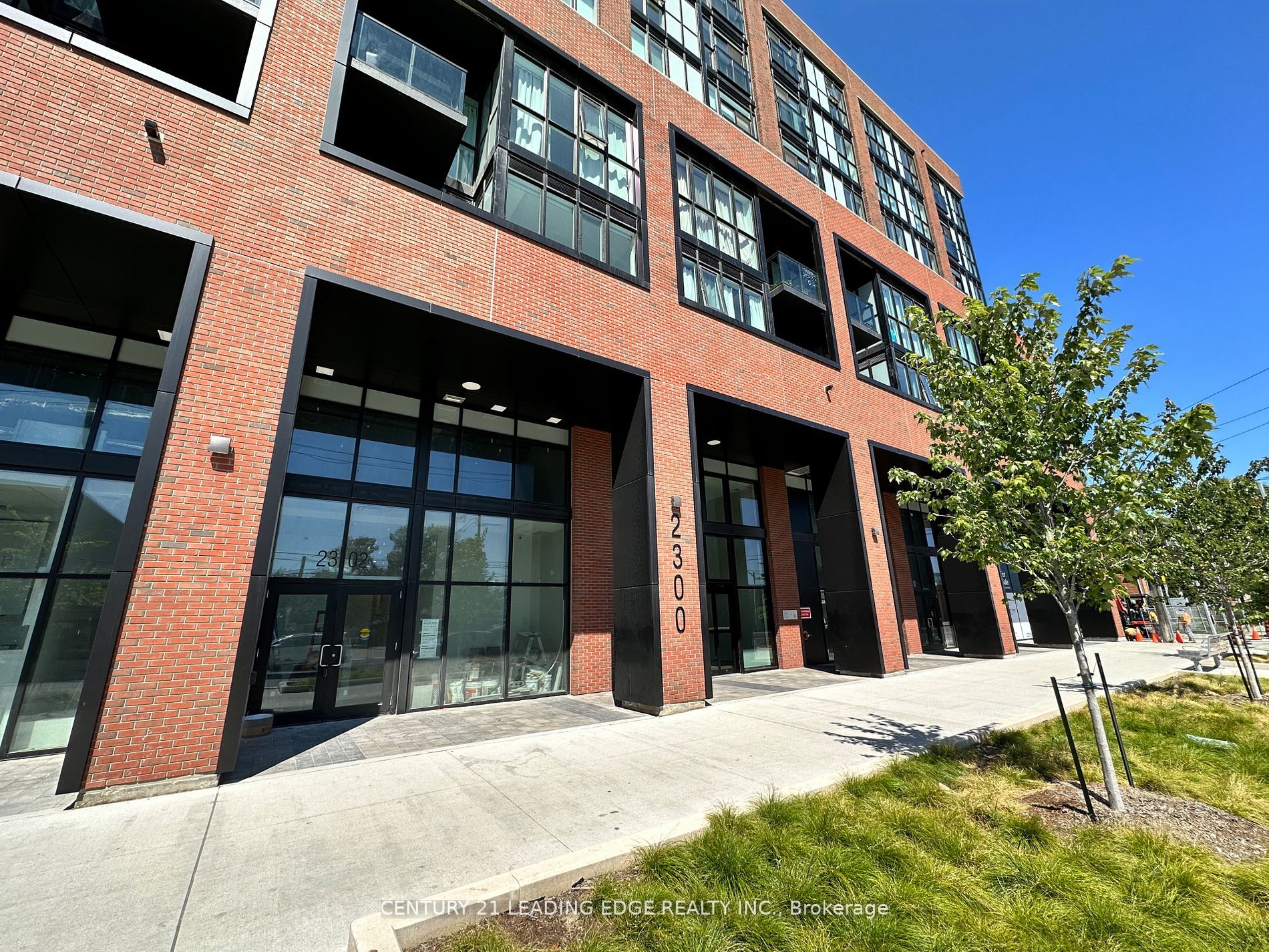 2300 St. Clair Ave W, #116