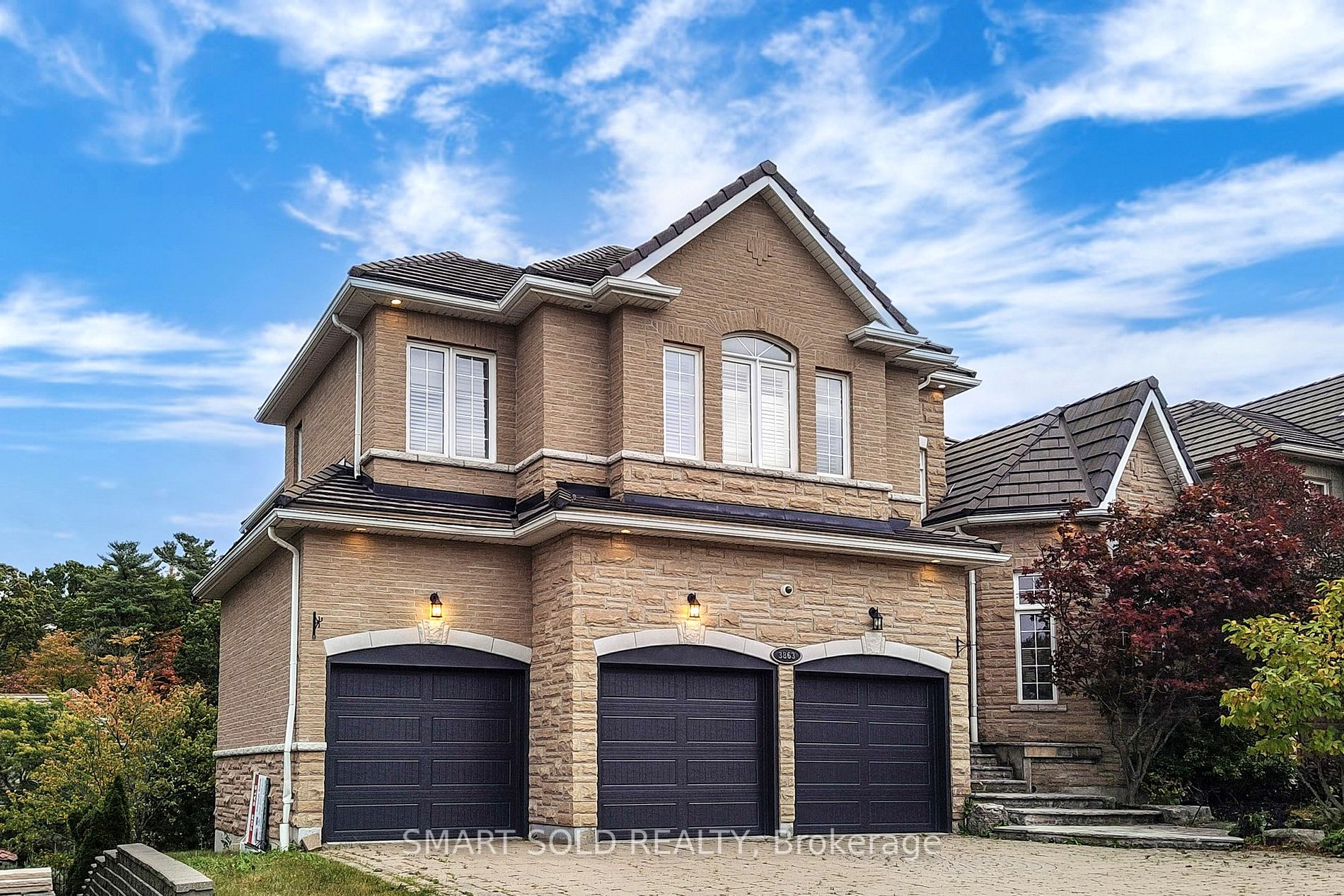 3863 O'neil Gate