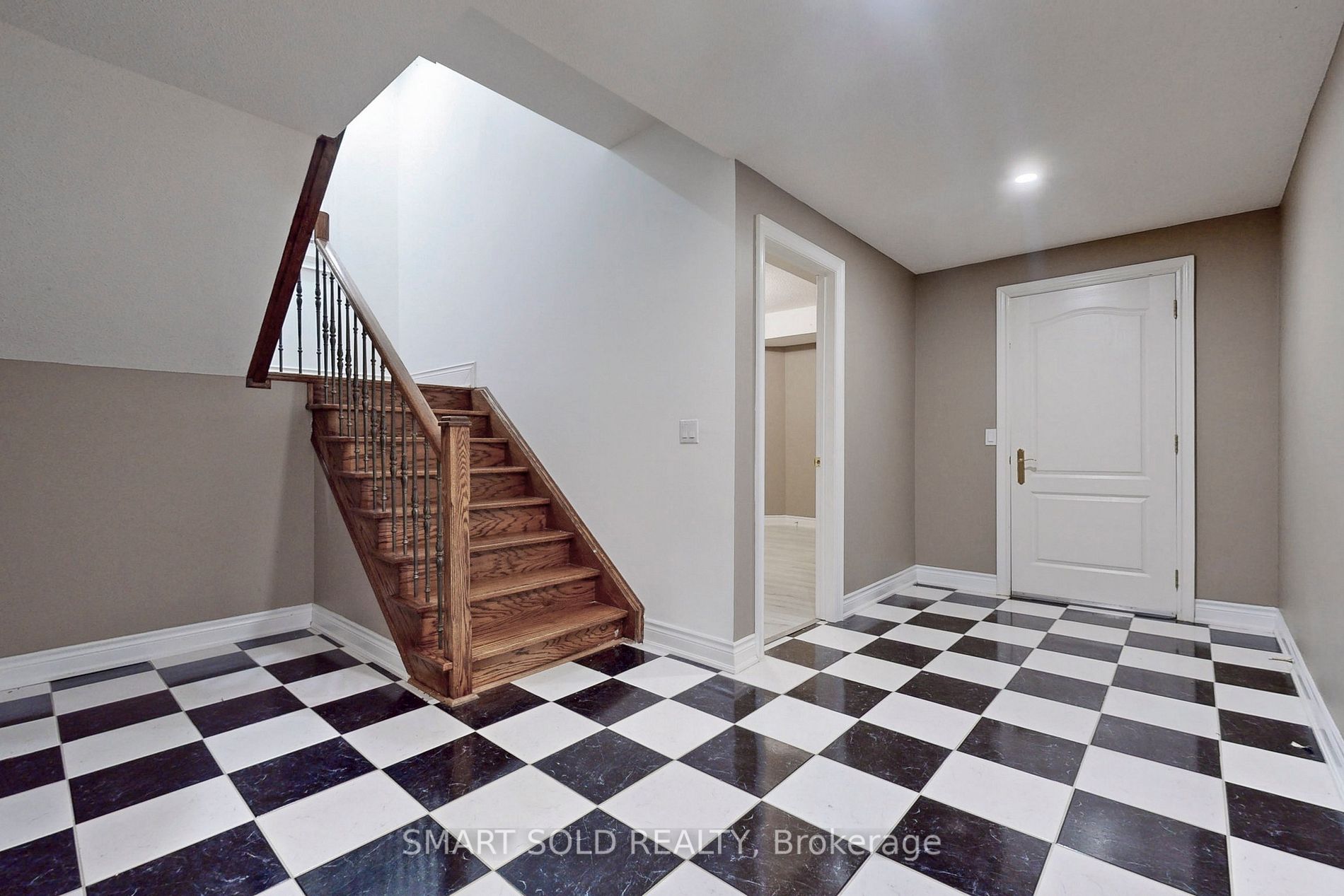 3863 O'neil Gate