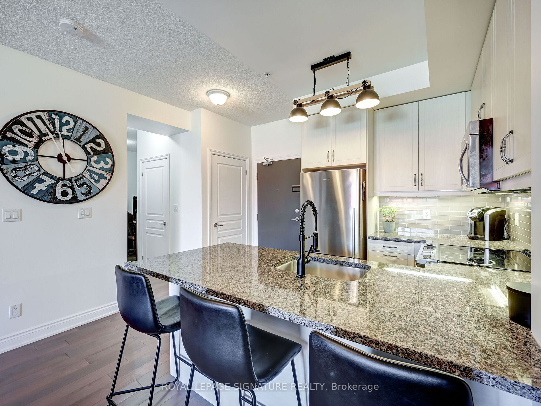 3170 Erin Mills Pkwy, #212