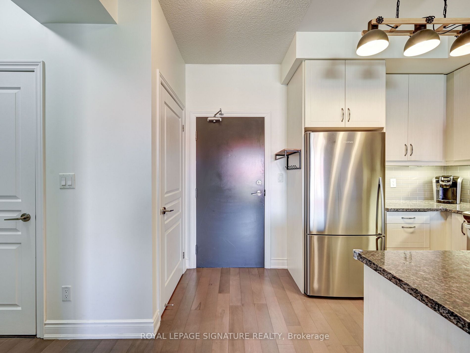 3170 Erin Mills Pkwy, #212
