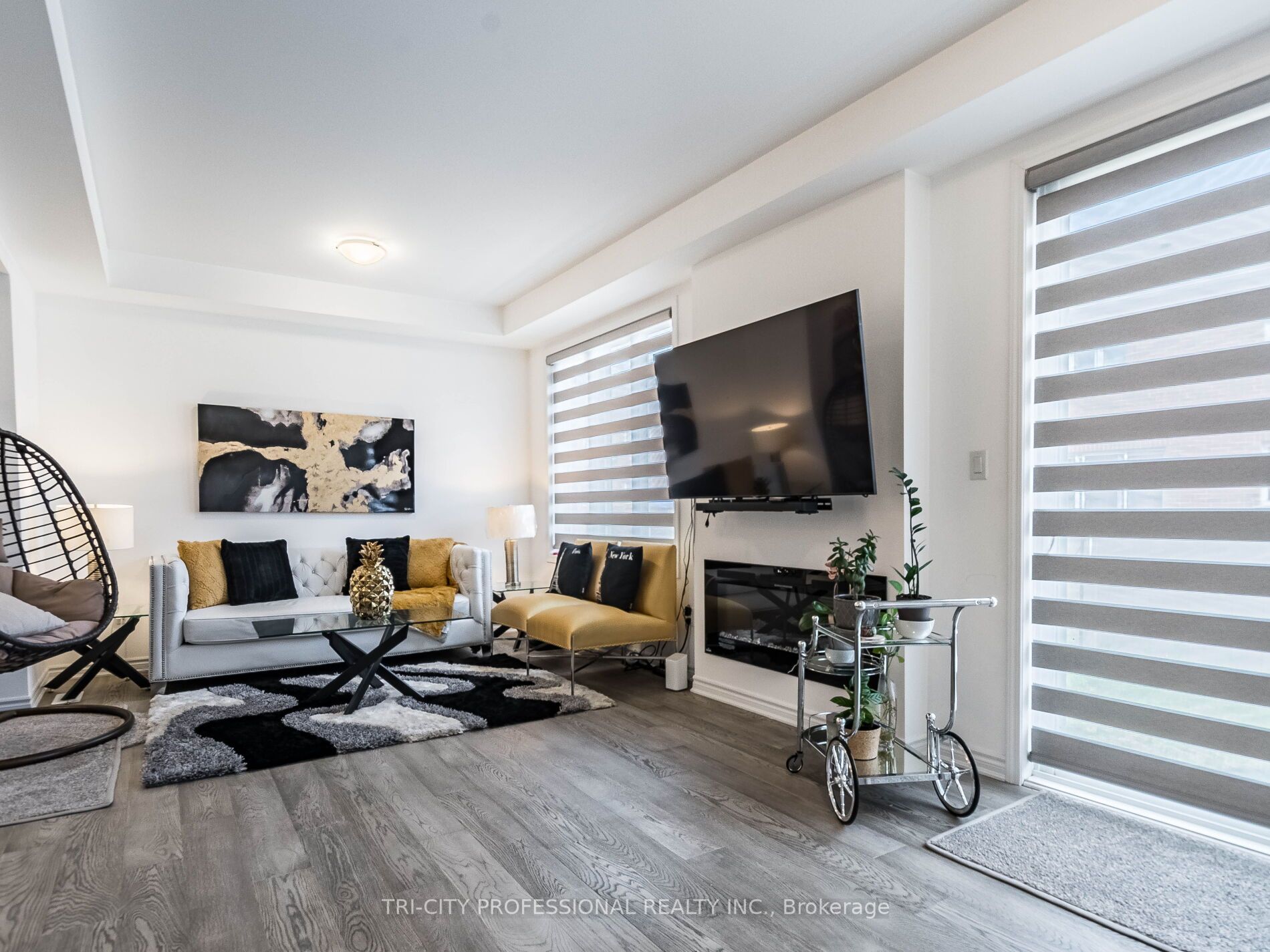 632 Kennedy Circ W
