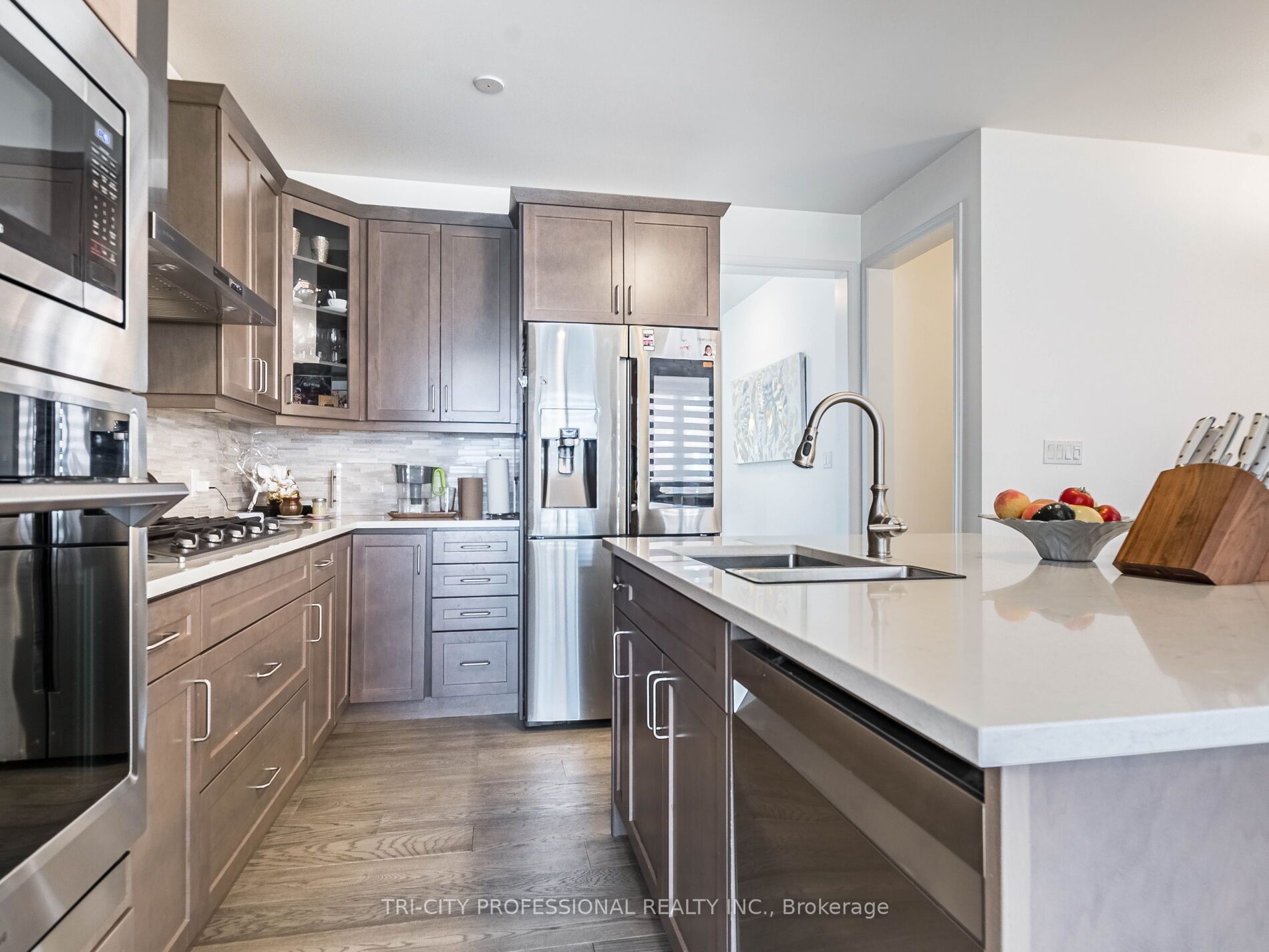 632 Kennedy Circ W