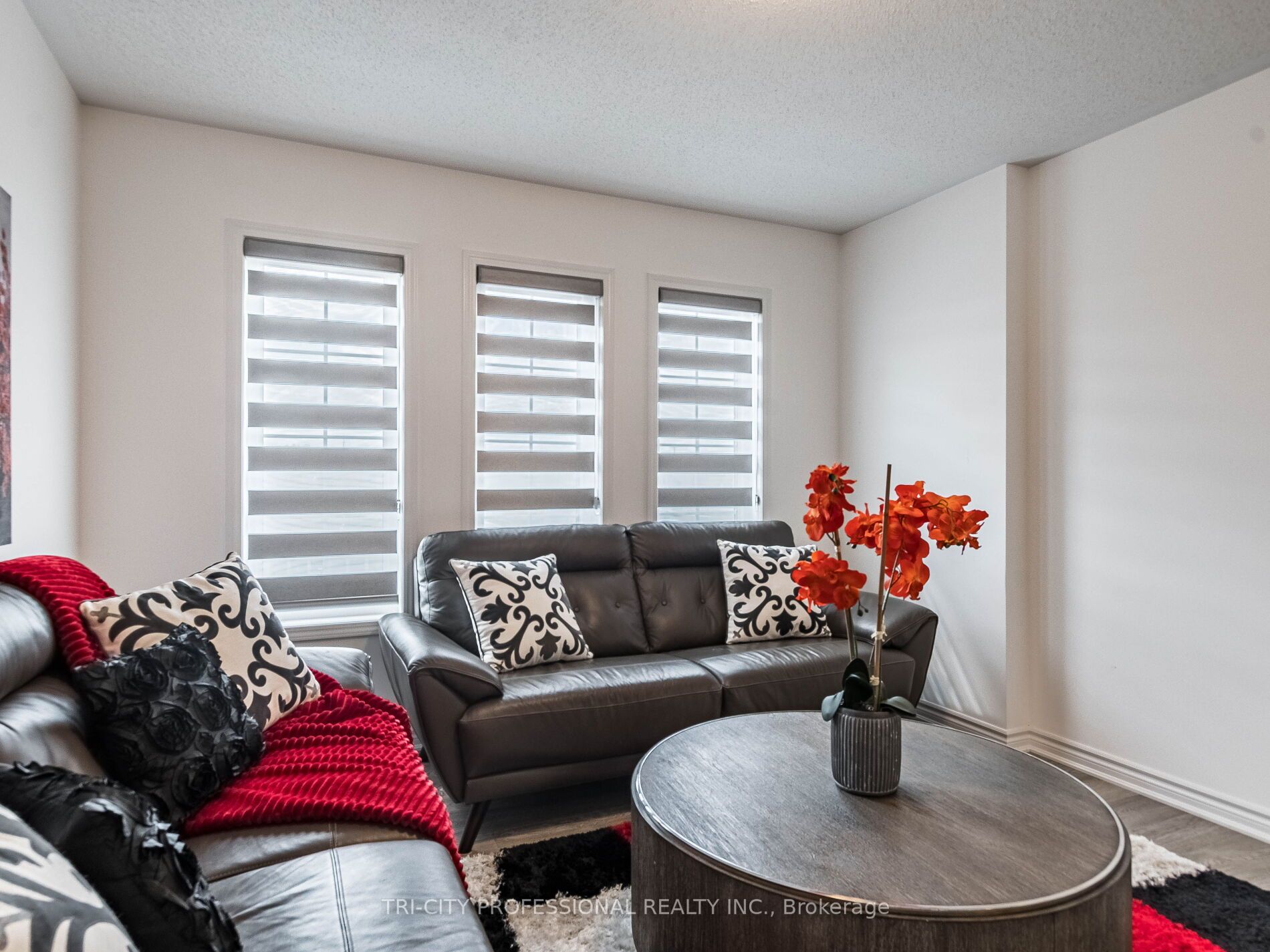 632 Kennedy Circ W