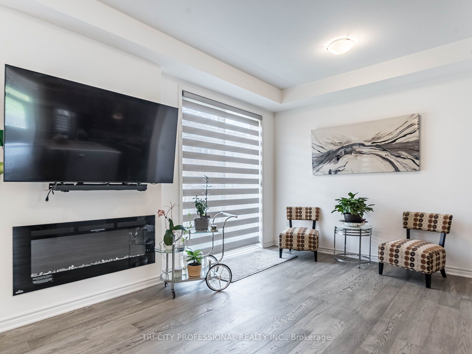 632 Kennedy Circ W