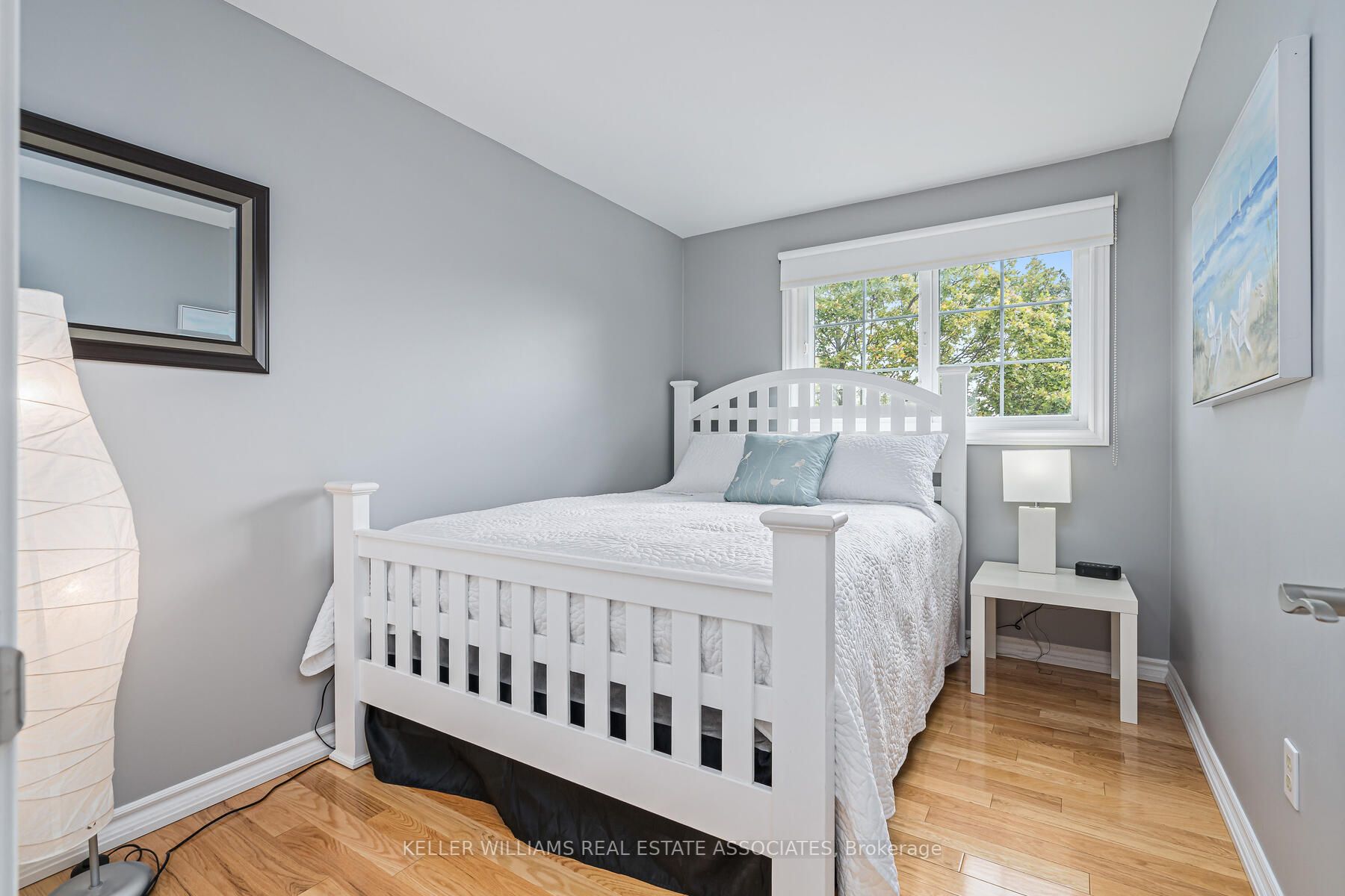 93 Irwin Cres