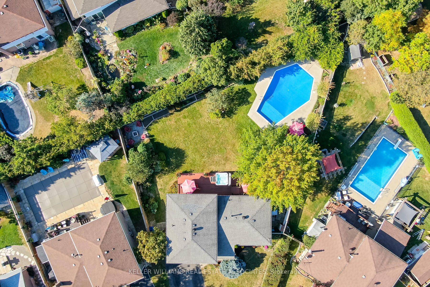 93 Irwin Cres
