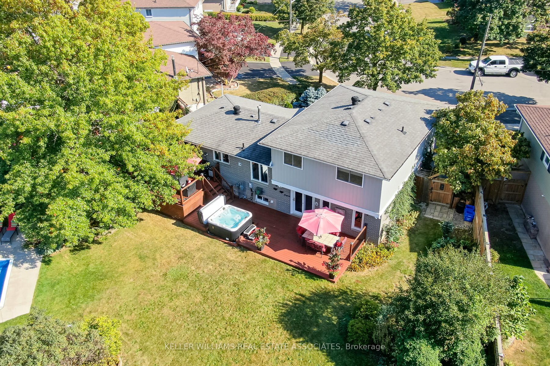 93 Irwin Cres