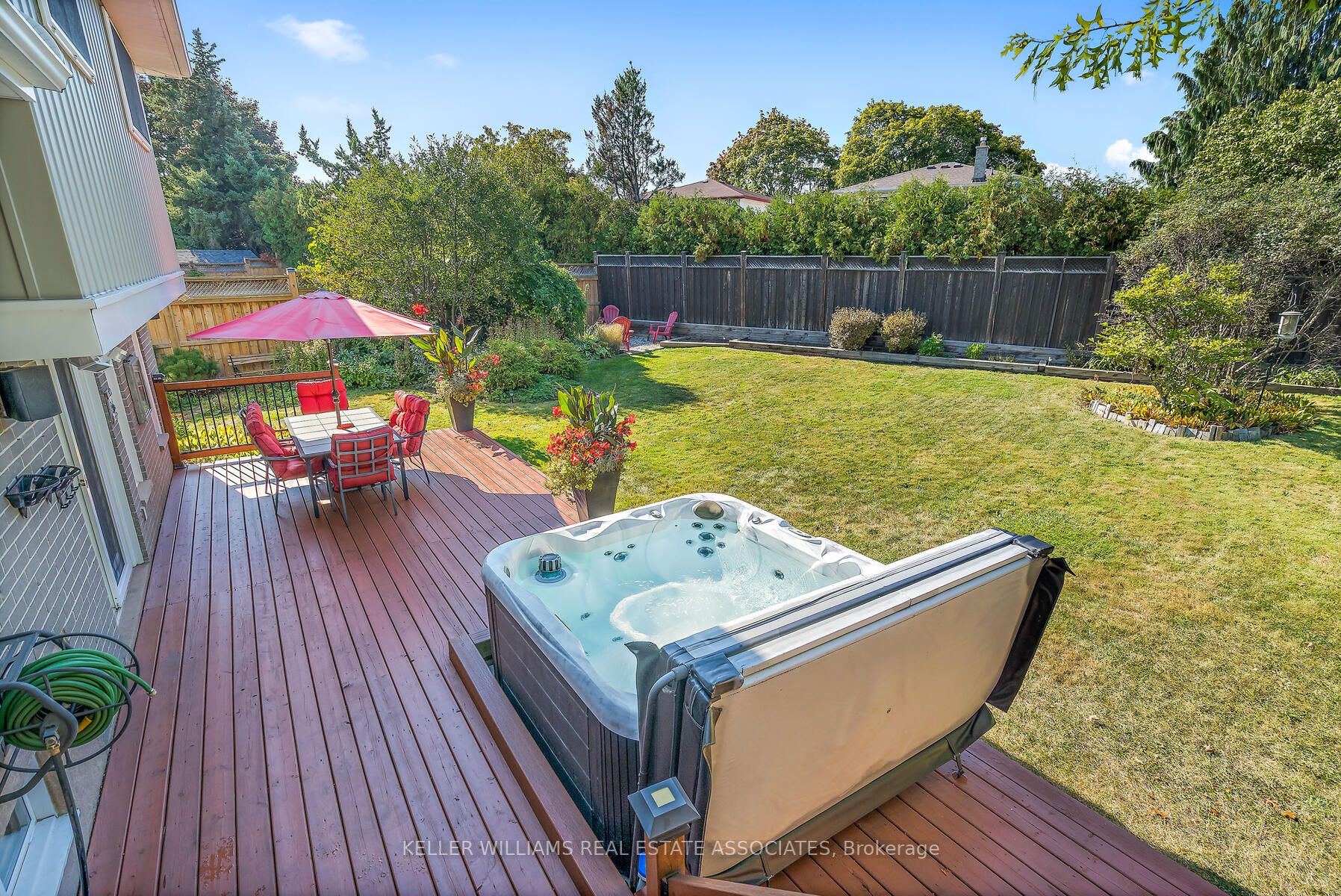 93 Irwin Cres