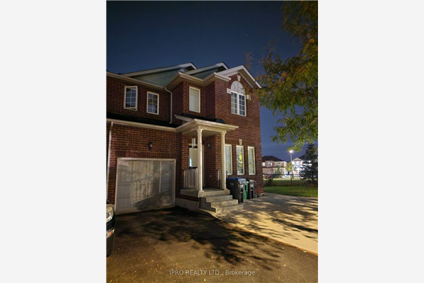 72 Commodore Dr, Brampton