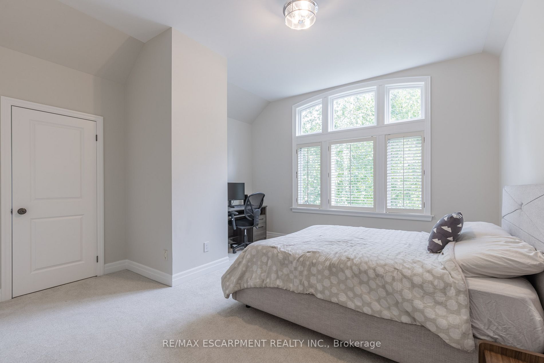 1247 Cumnock Cres