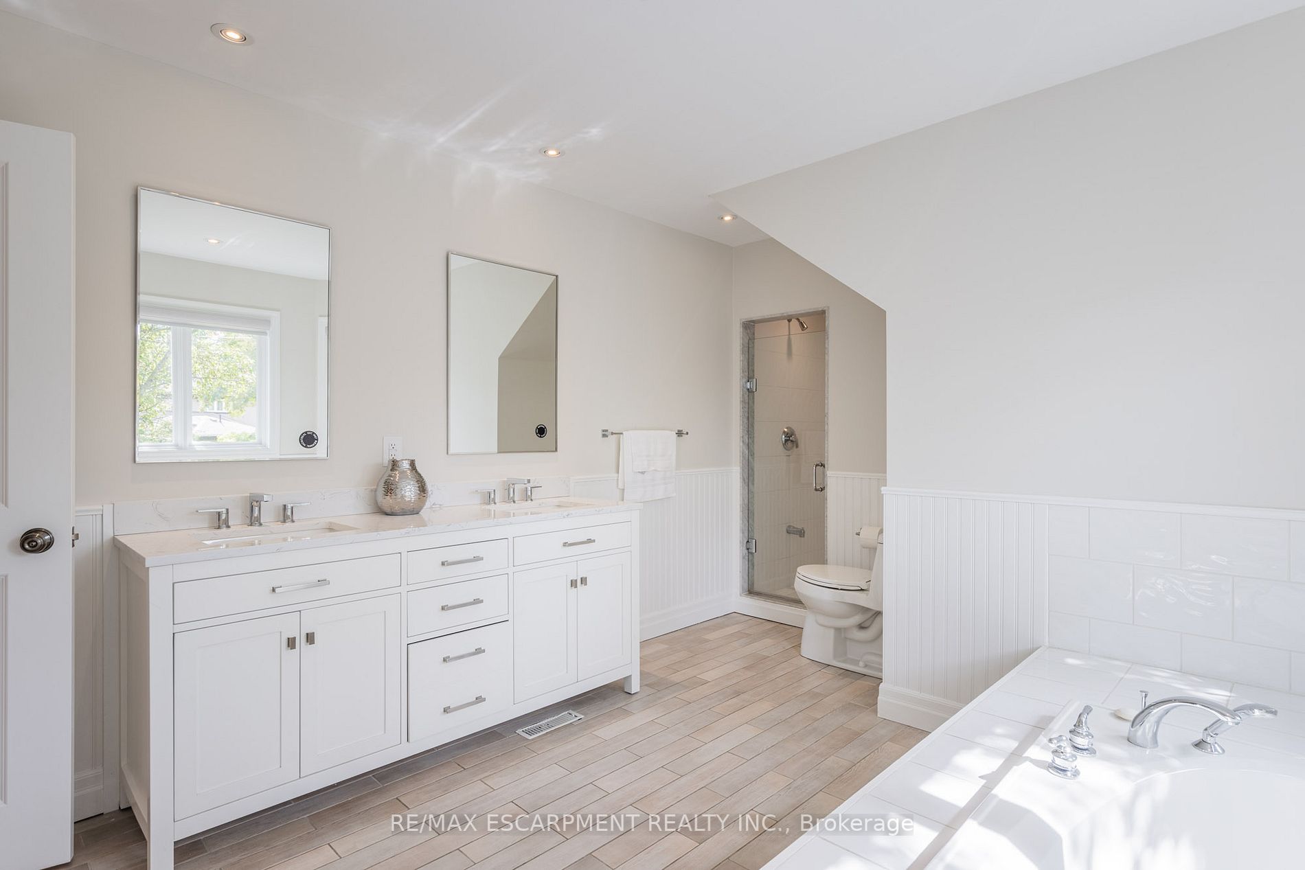 1247 Cumnock Cres