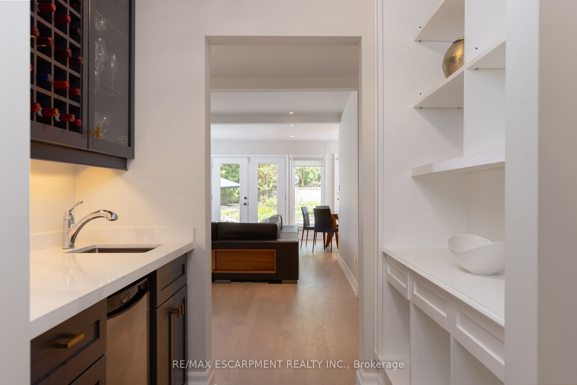 1247 Cumnock Cres