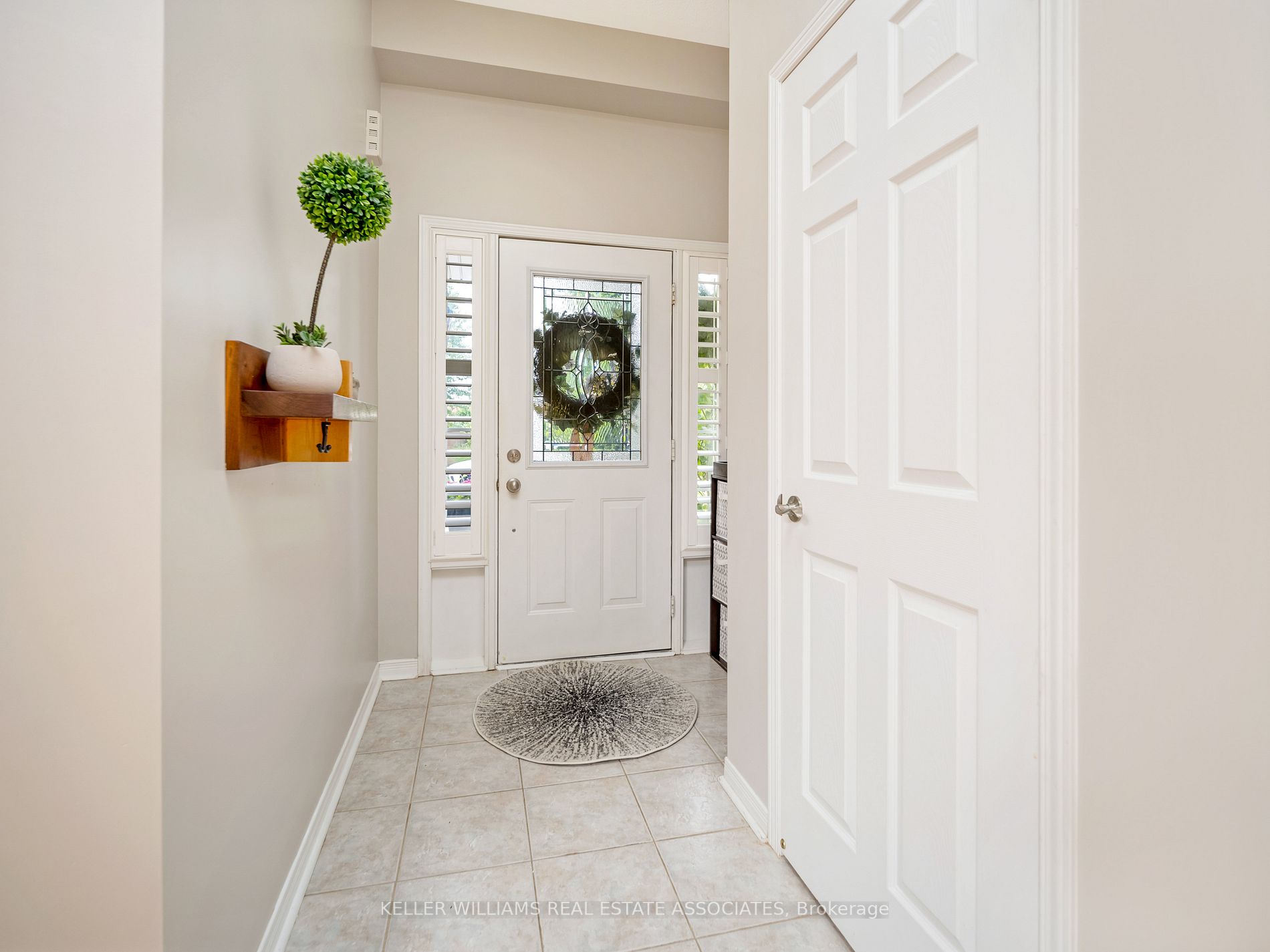 25 Elderberry Gate