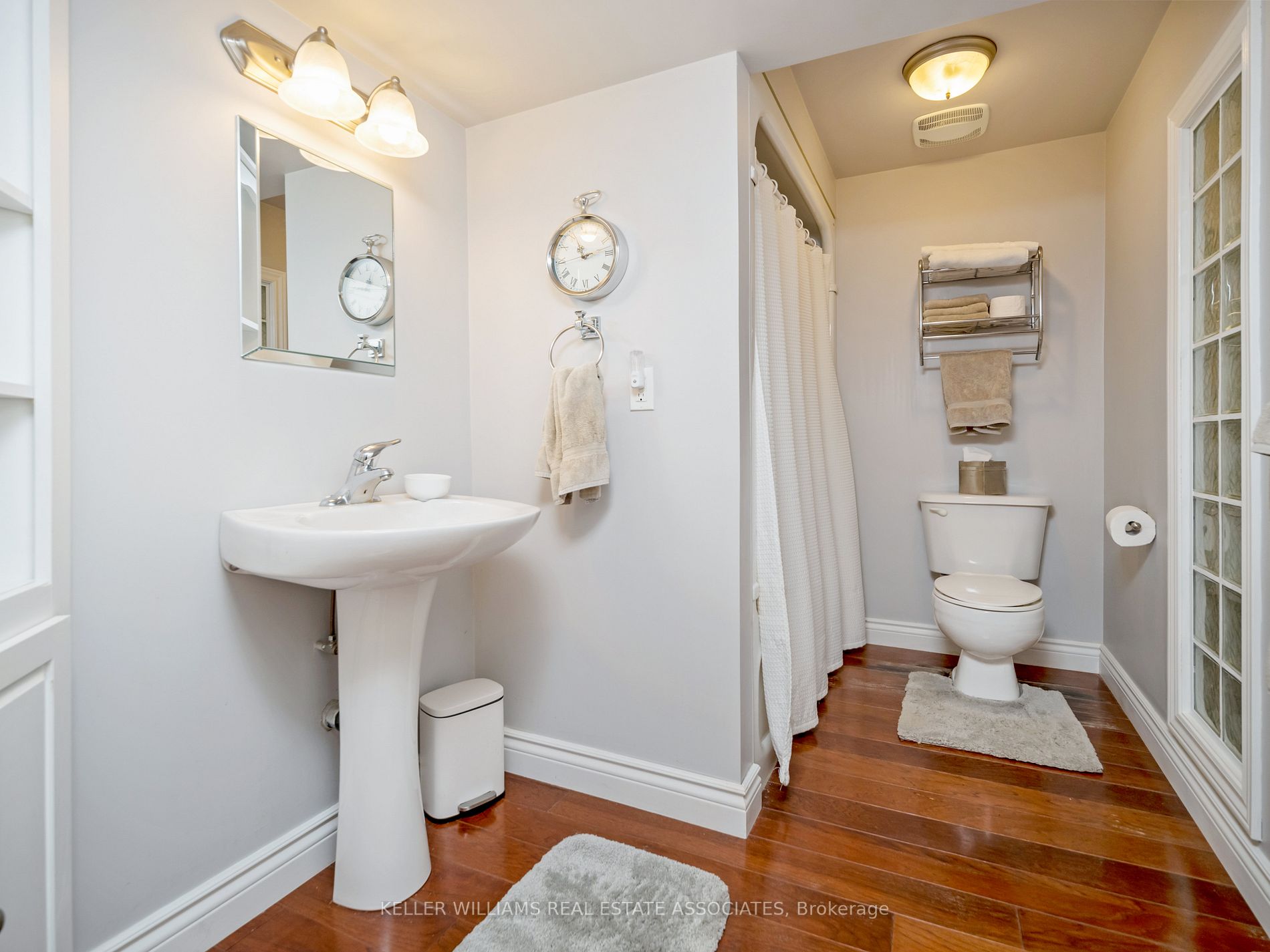 25 Elderberry Gate