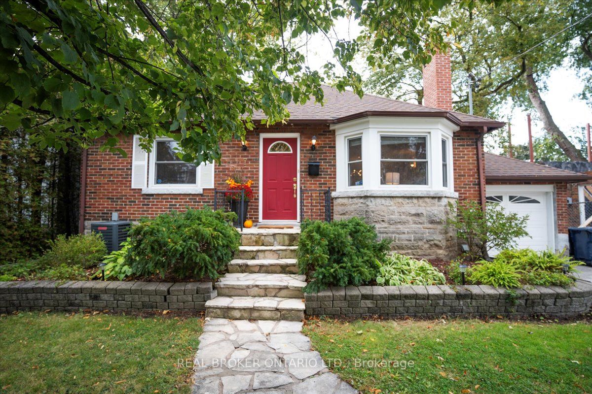 7 James St