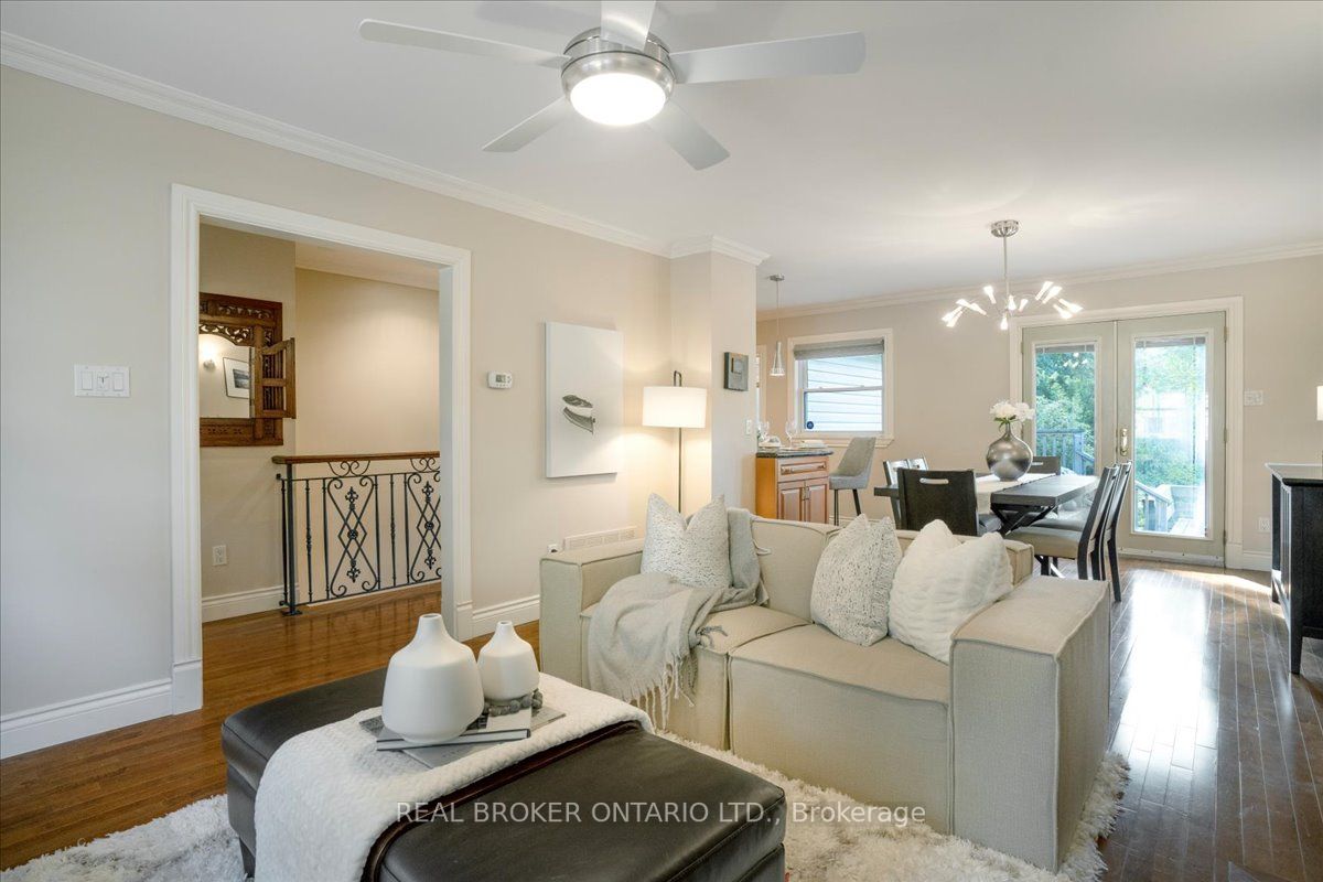 7 James St