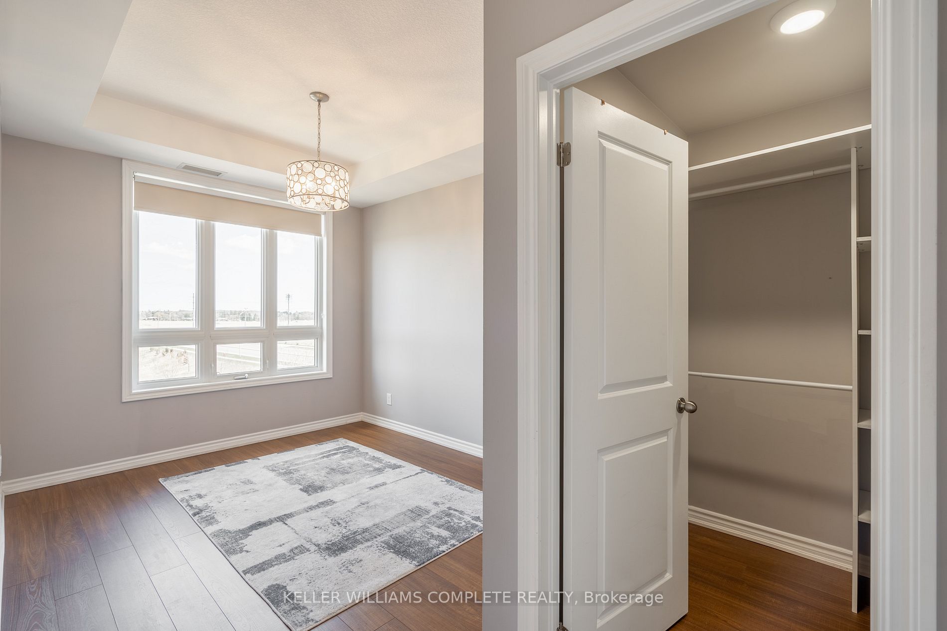 5327 Upper Middle Rd, #411