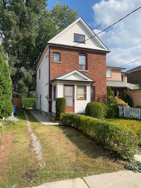 23 Priscilla Ave S