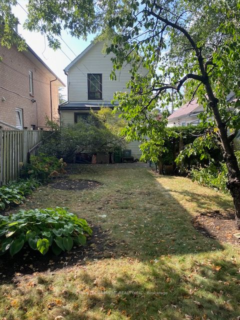 23 Priscilla Ave S