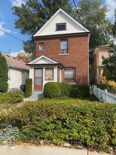 23 Priscilla Ave S