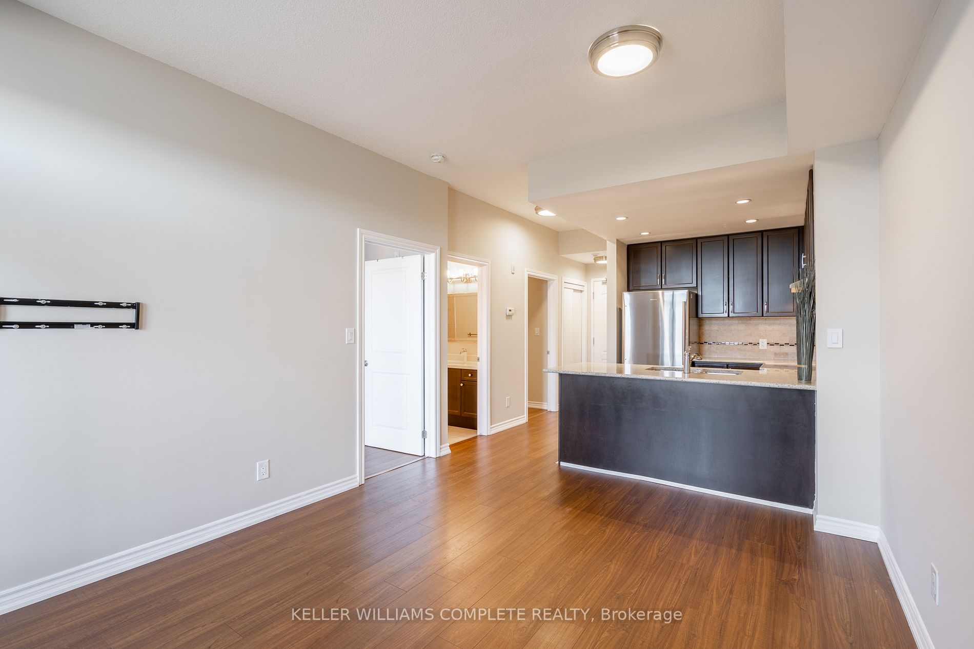 5327 Upper Middle Rd, #411