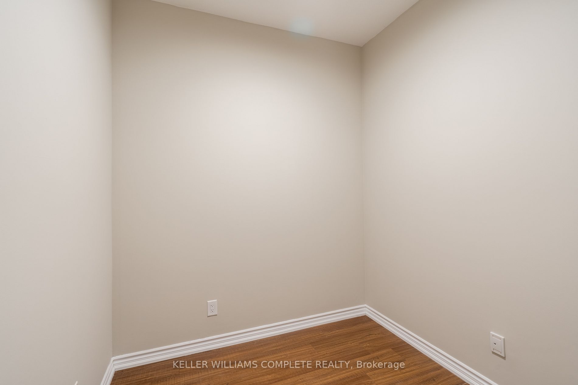 5327 Upper Middle Rd, #411
